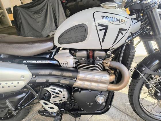 TRIUMPH BONNEVILLE SCRAMBLER 1200 X TRIUMPH BONNEVILLE SCRAMBLER 1200 X